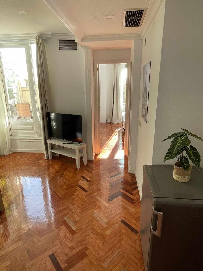 Apartamento Con Terraza Y Vistas Alcalaretiro Madrid Exterior photo
